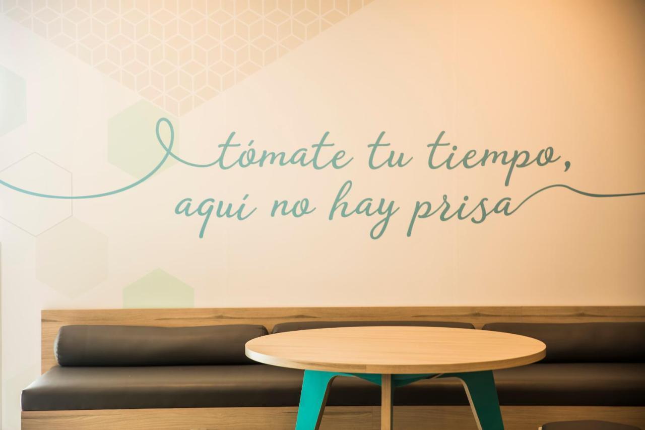 One Monterrey Tecnologico Hotel Buitenkant foto