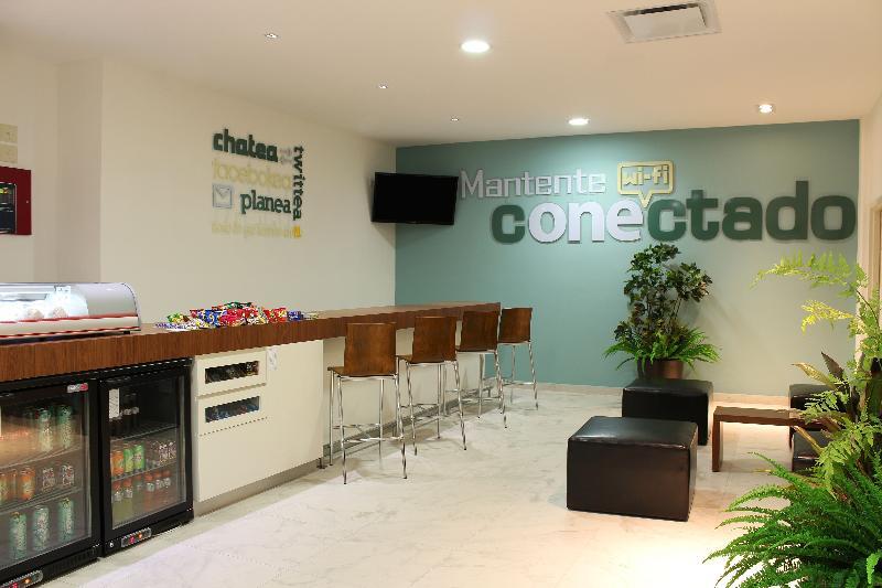 One Monterrey Tecnologico Hotel Buitenkant foto